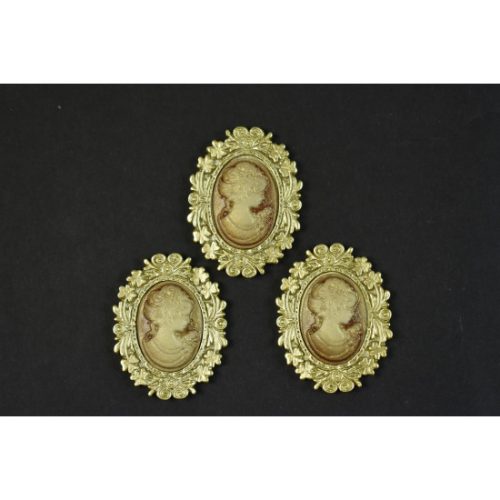 Medál Sissy 3×4cm bronz