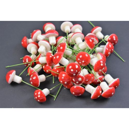 Betűző gomba 3cm pettyes piros