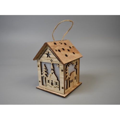 Fa házikó ledes 9x7x7cm templom mintás natúr