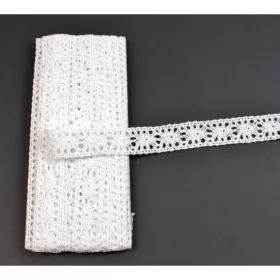 Csipke szim. 2cm 4. fehér