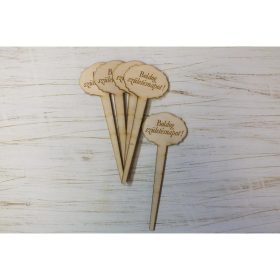   Natúr fa - Beszúrós "Boldog születésnapot!"gravírozott tábla 5db/csomag