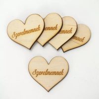 Szív alakú gravírozott táblák